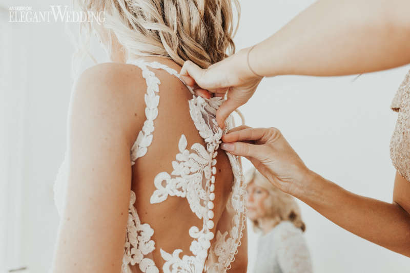 barn wedding elegant wedding56 boho inspired bride getting ready
