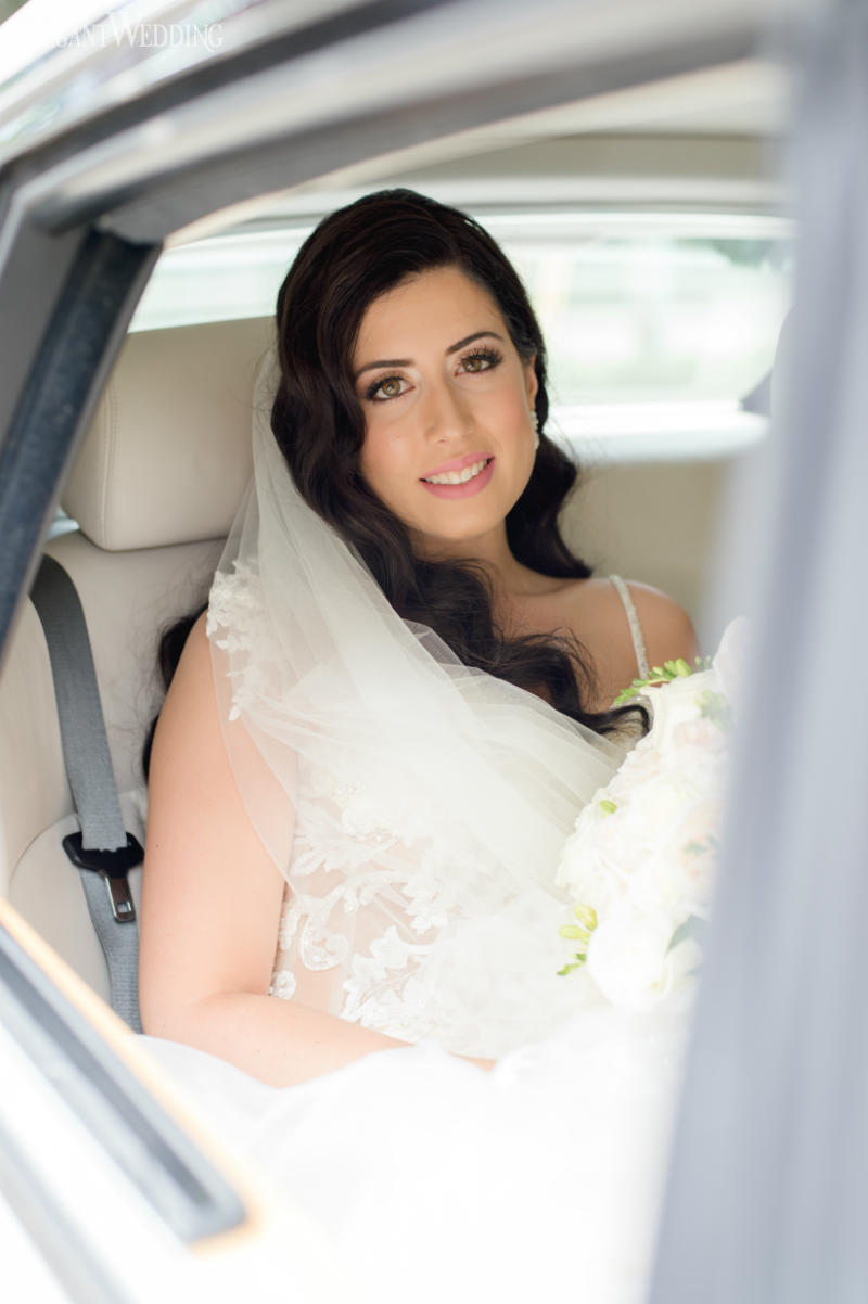 blush pink wedding inspiration elegant wedding7 bride in a limo
