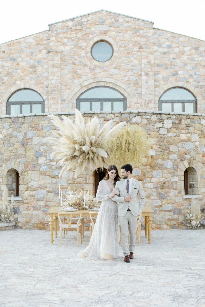 Monochrome_Wedding_Inspiration_Portraits_Two_Clicks_Photography_for_Ellwed (68)_01 monochromatic wedding decor