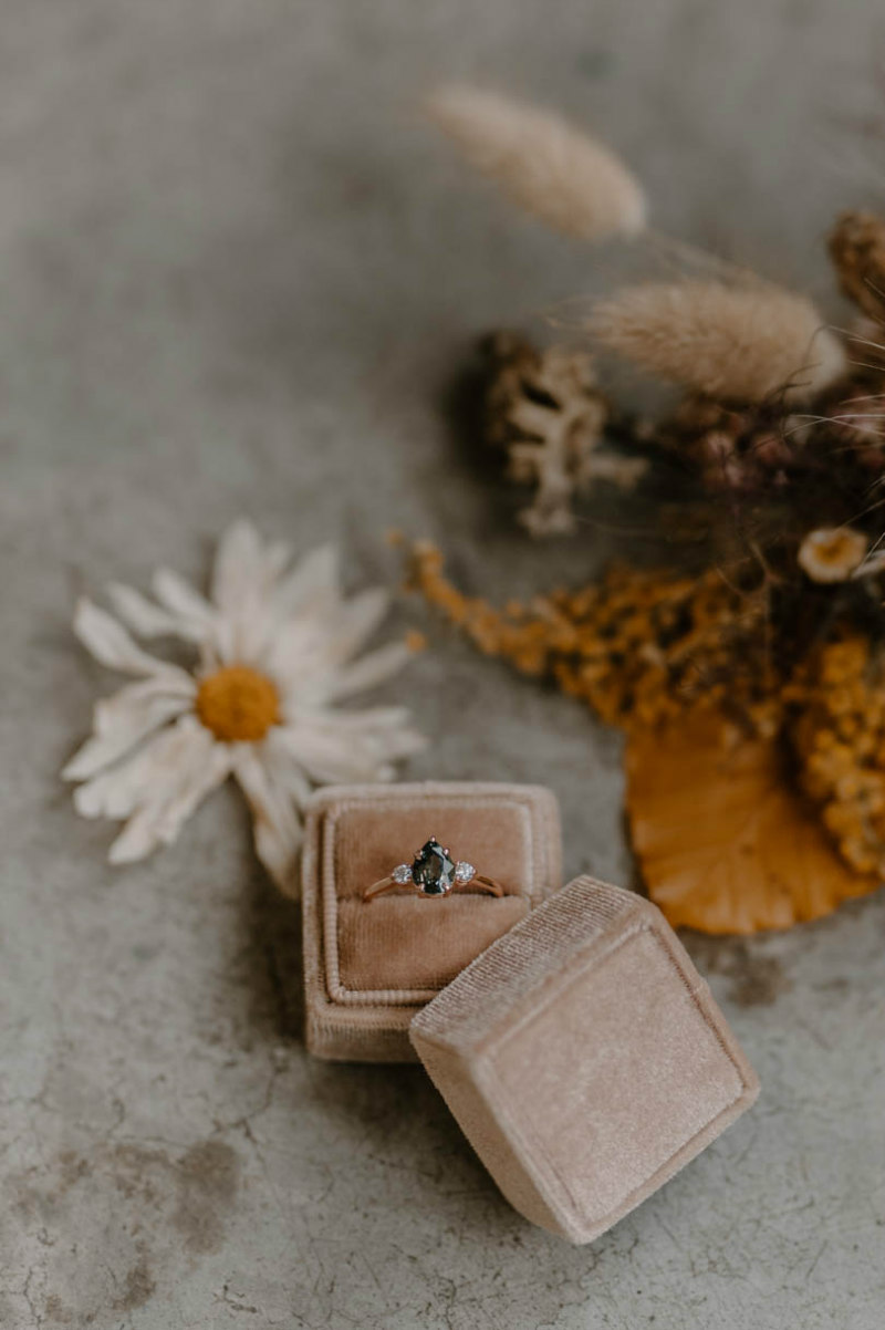 VINTAGE RUSTIC WEDDING THEME3 wedding ring in a box