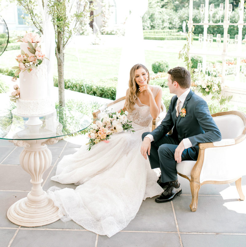 neutral wedding theme with a gorgeous wedding cake in pink