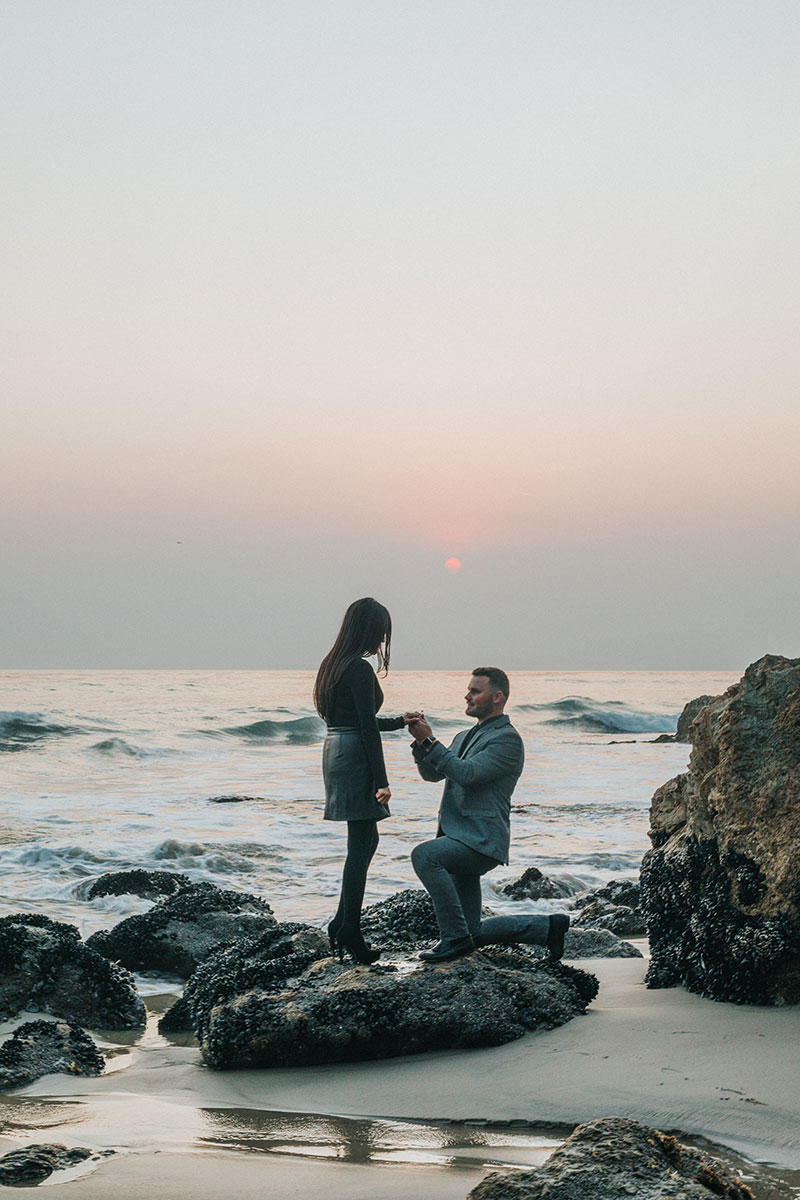 propose-near-the-beach 10 Unique Places to Pop the Question
