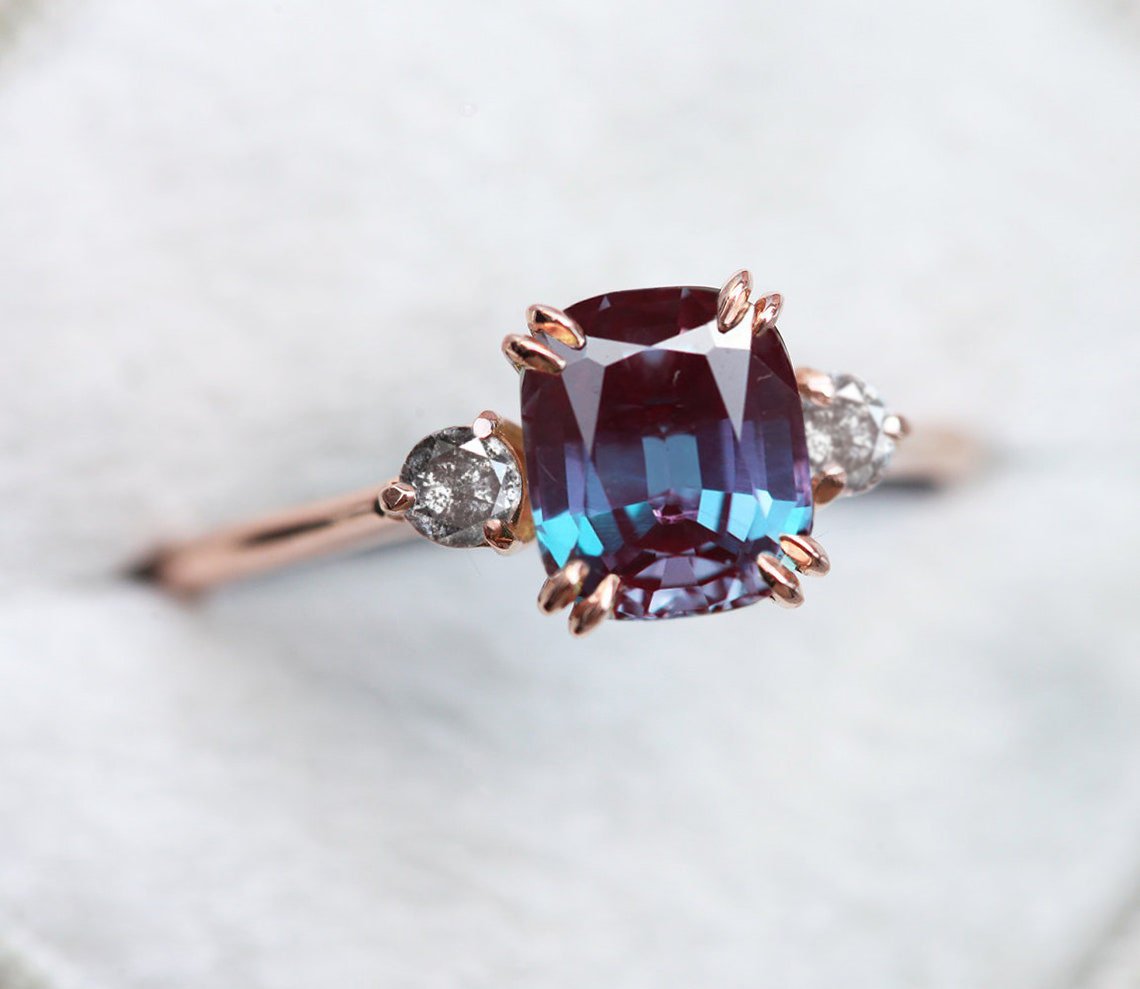 CAPUCCINE'S DIAMOND ENGAGEMENT RINGS 5 CAPUCINNE’S GUIDE FOR UNIQUE ENGAGEMENT RINGS