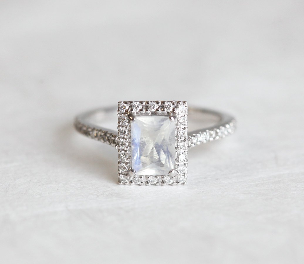 CAPUCCINES MOONSTONE DIAMONG RING CAPUCINNE’S GUIDE FOR UNIQUE ENGAGEMENT RINGS