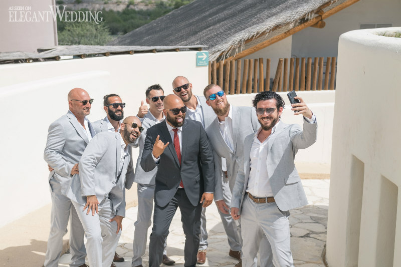 asdrubal-luna-edSEnTHjwdw-unsplash tie less groomsmen
