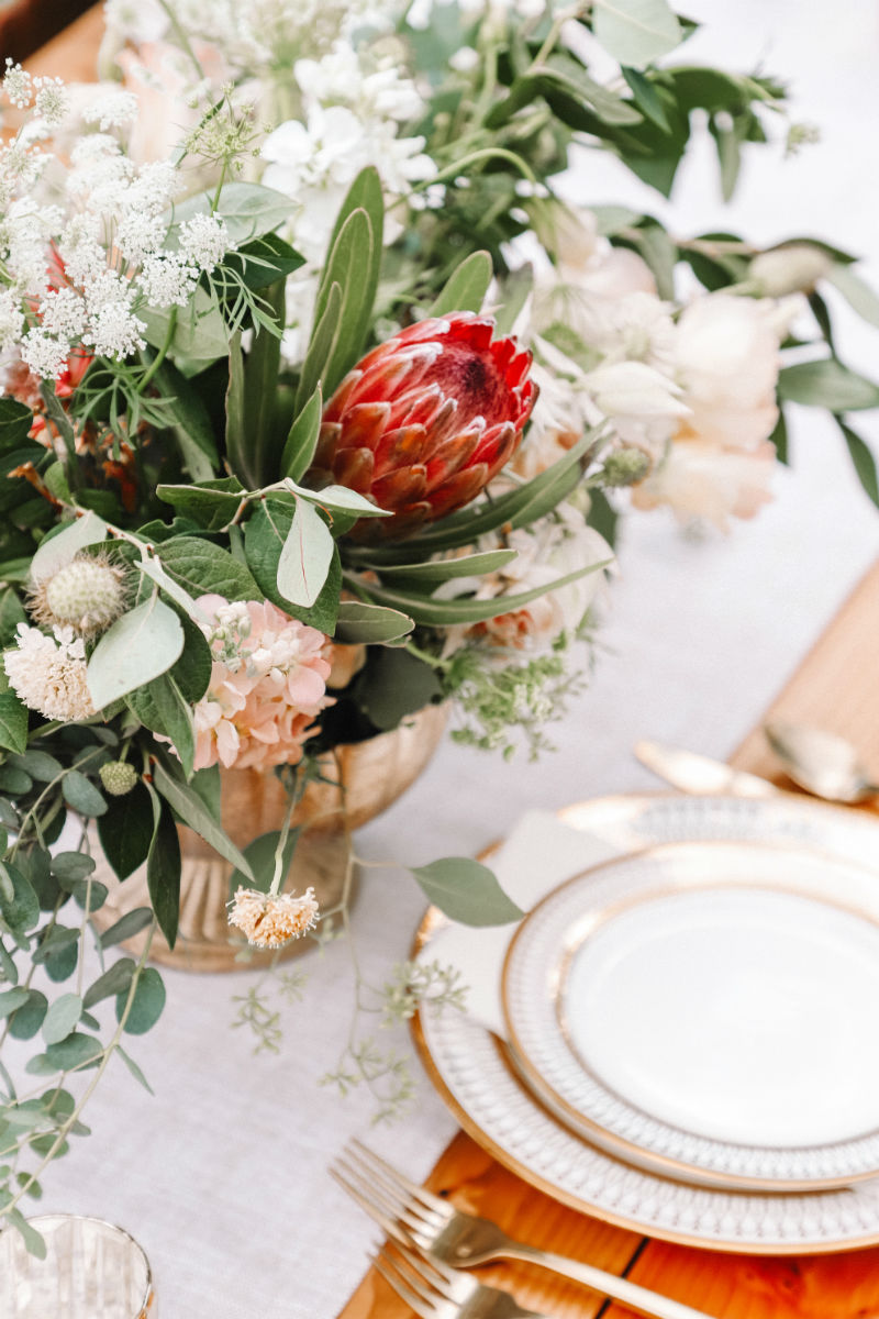 kelsey-curtis-8ezfg5oYHNY-unsplash whimsical wedding center piece