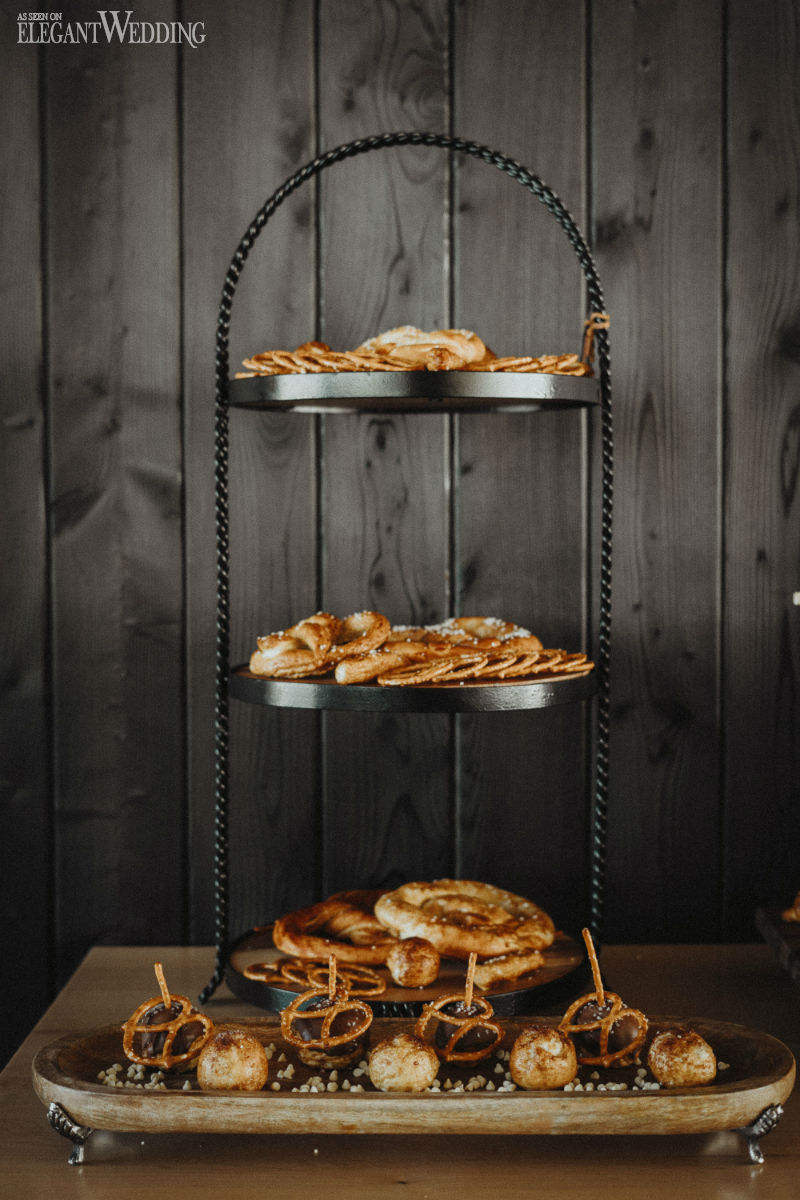 lily&roses-26 pretzels at a wedding