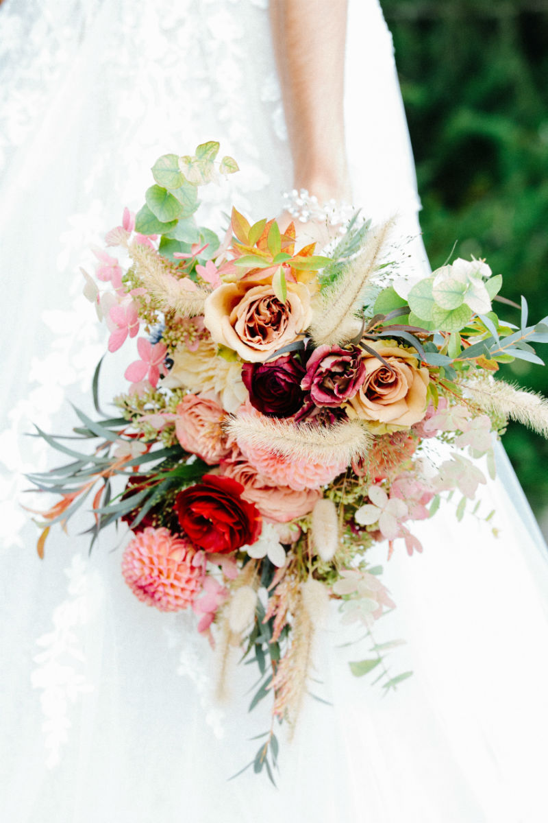 marcus-lewis-V0fx8EHkSxY-unsplash bridal bouquet