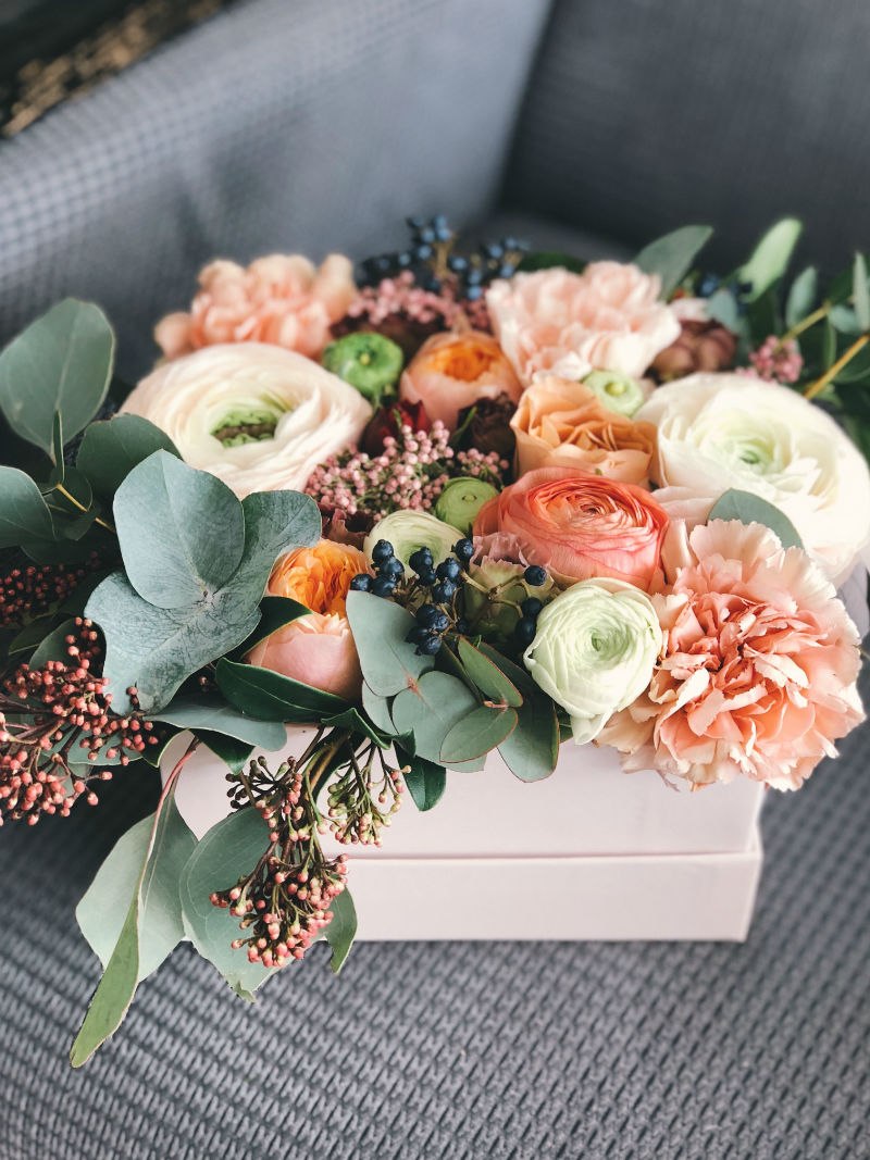 pexels-secret-garden-931158 floral centerpiece