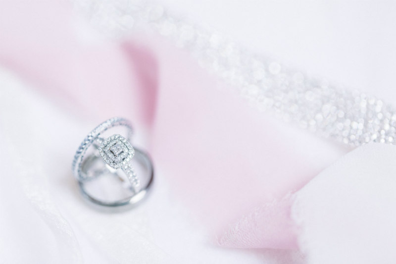 alyssa-hurley-JWQlEh6RJEA-unsplash wedding ring trends diamonds
