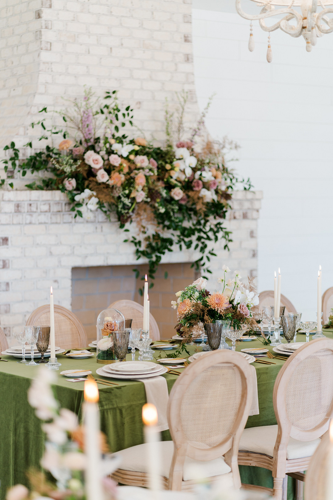 Ivy Rose Barn Elegant Soiree Editorial_Photography by Jo LLC_ivy-rose-barn-styled-shoot-photographybyjo-4_low fairytale wedding blush and green theme