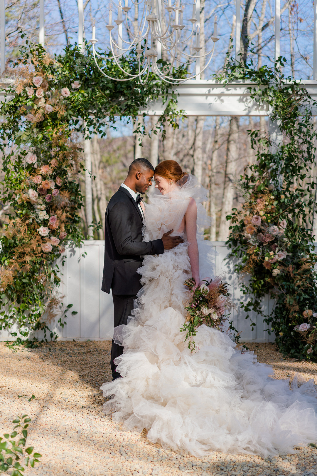 Ivy Rose Barn Elegant Soiree Editorial_Photography by Jo LLC_ivy-rose-barn-styled-shoot-photographybyjo-63_low