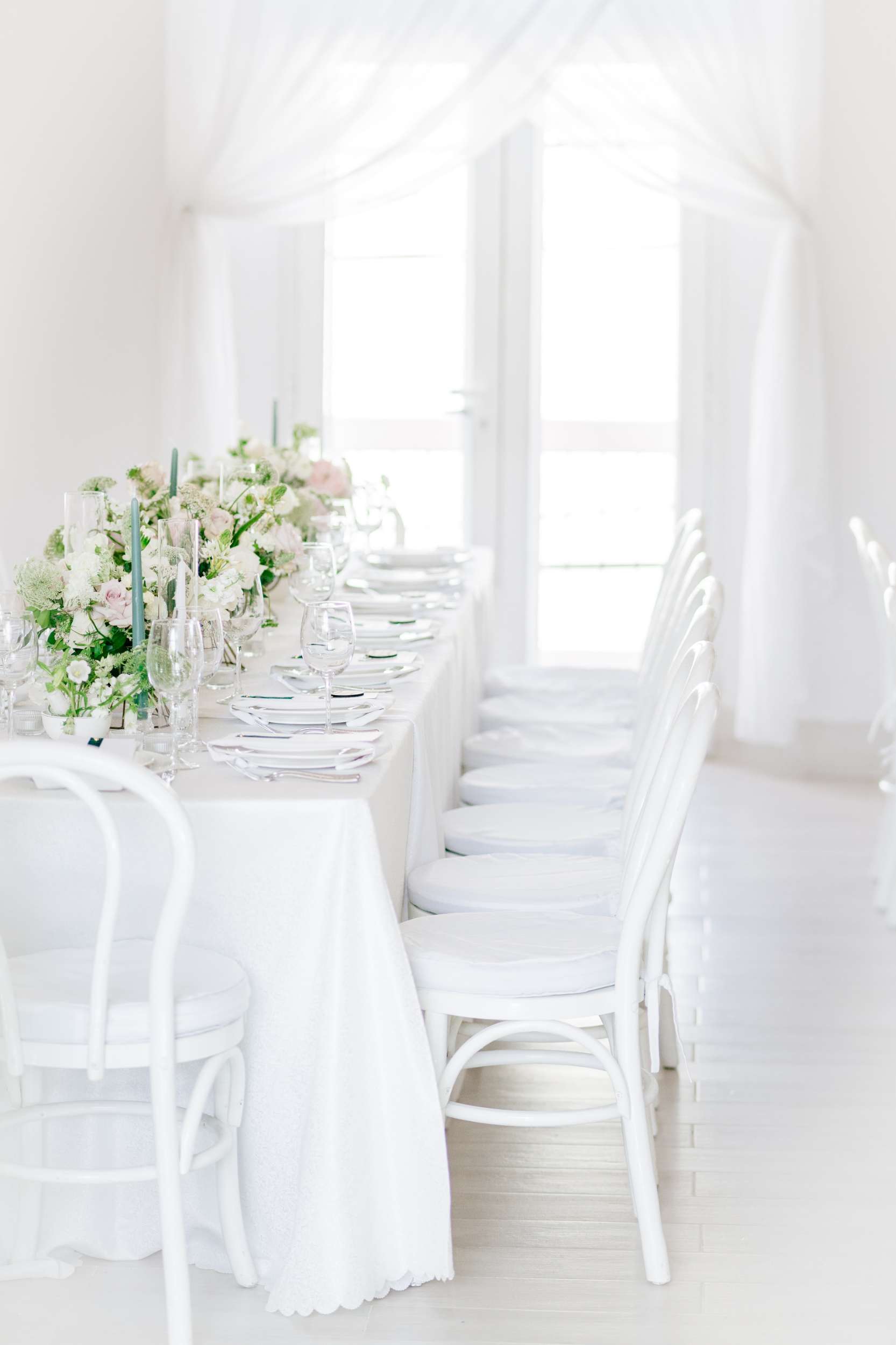 jose-m-ayala-ta4Tr77Ehl8-unsplash wedding reception