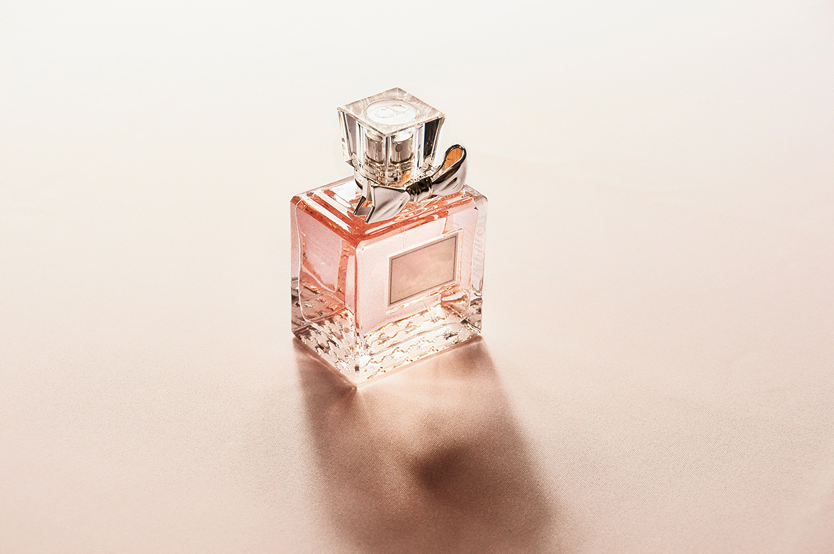 jessica-weiller-So4eFi-d1nc-unsplash wedding perfume