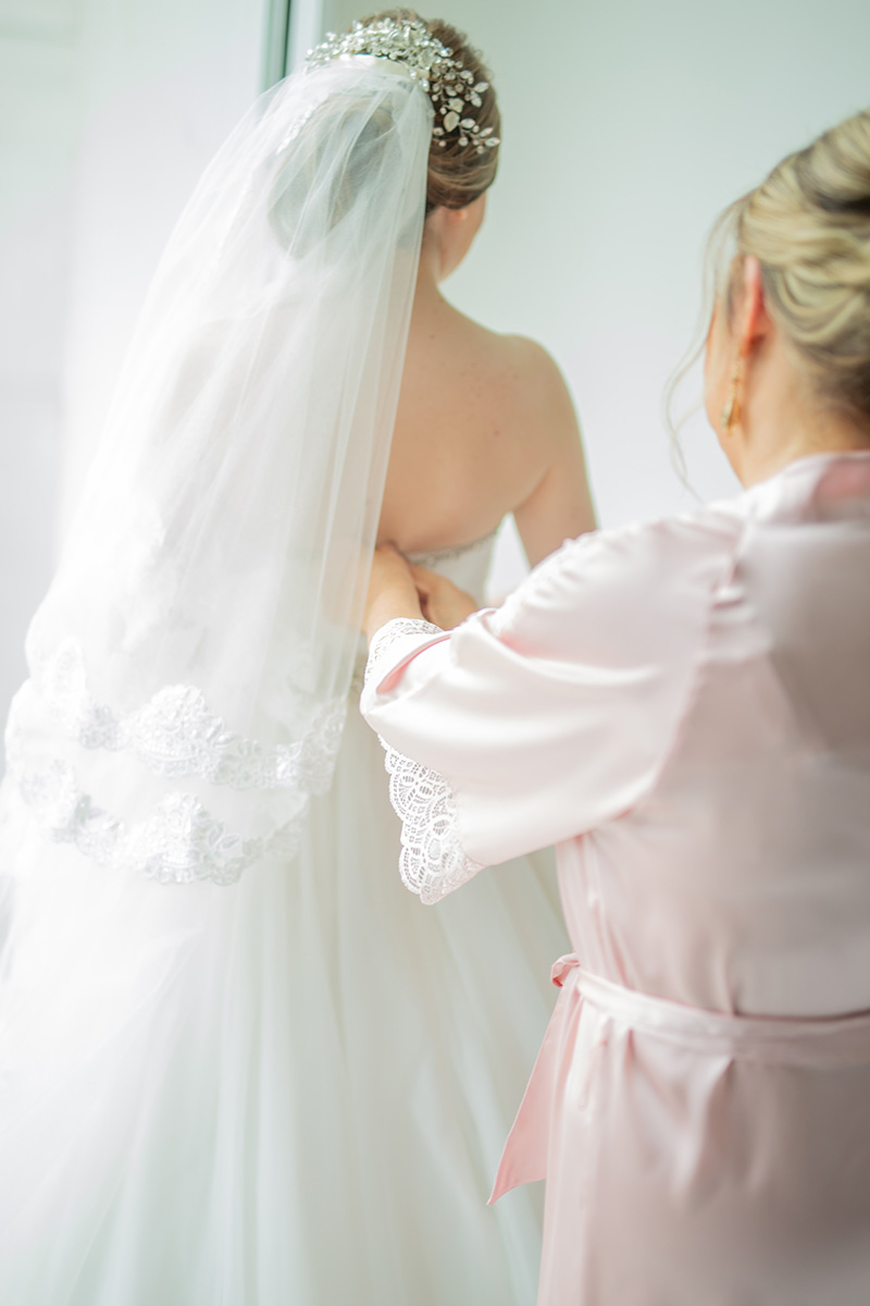 ivonne-adame-nxtYVJOZMSM-unsplash something old something new something borrowed something blue