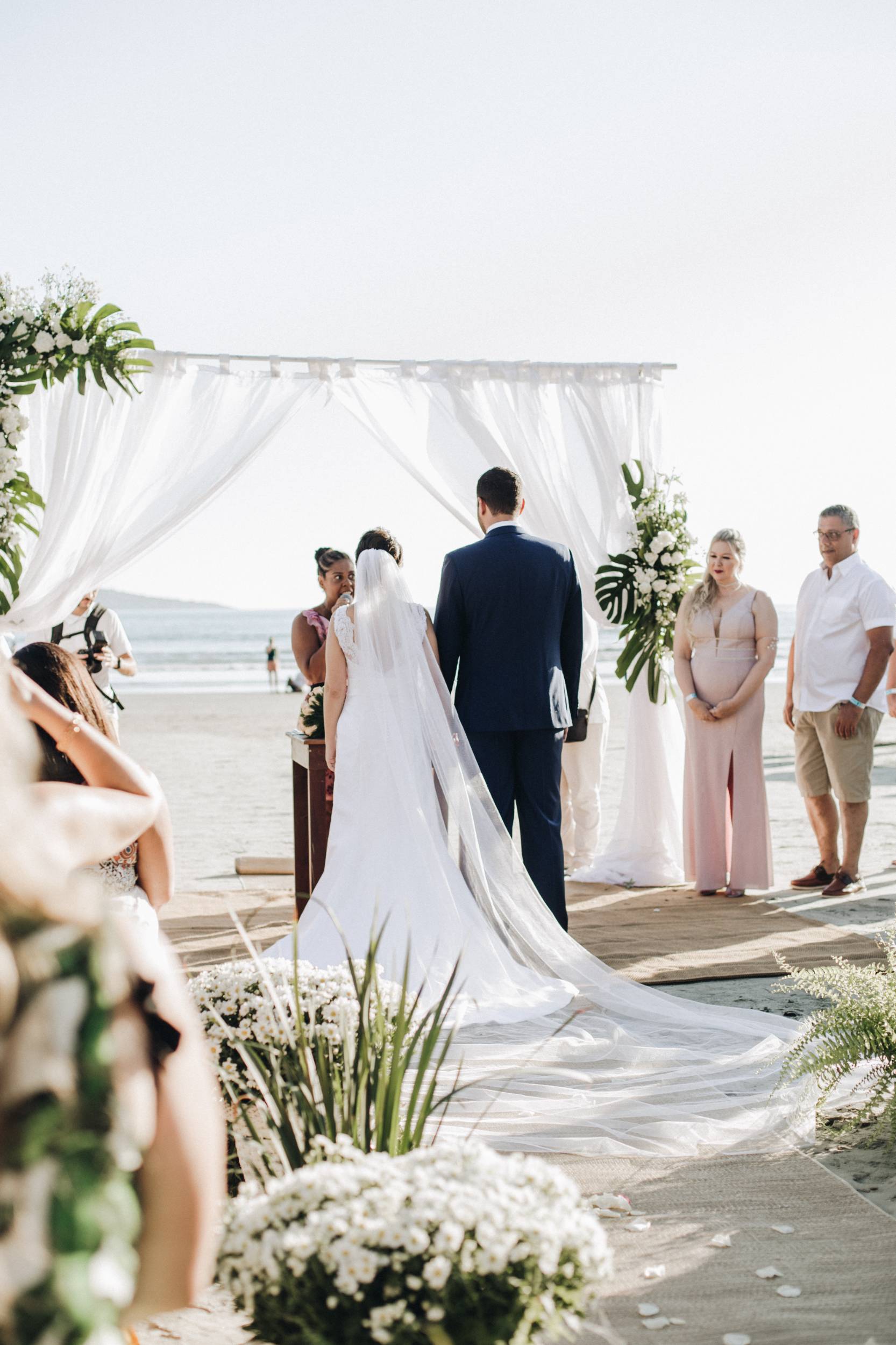 getulio-moraes-jbtbin3u0Xw-unsplash destination wedding