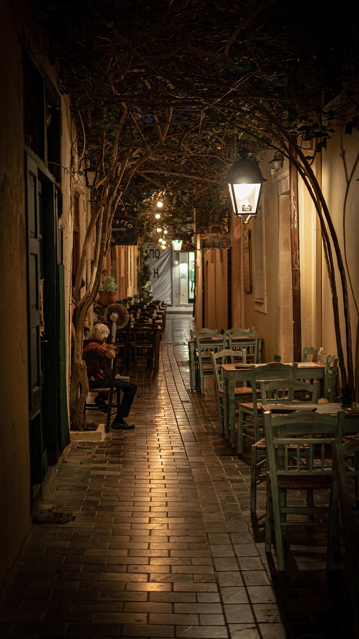 joel-de-vriend-qquVSTQp9Uc-unsplash Honeymoon in Heraklion