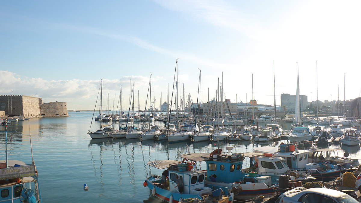 qingqing-cai-OTatGjKriXI-unsplash Honeymoon in Heraklion
