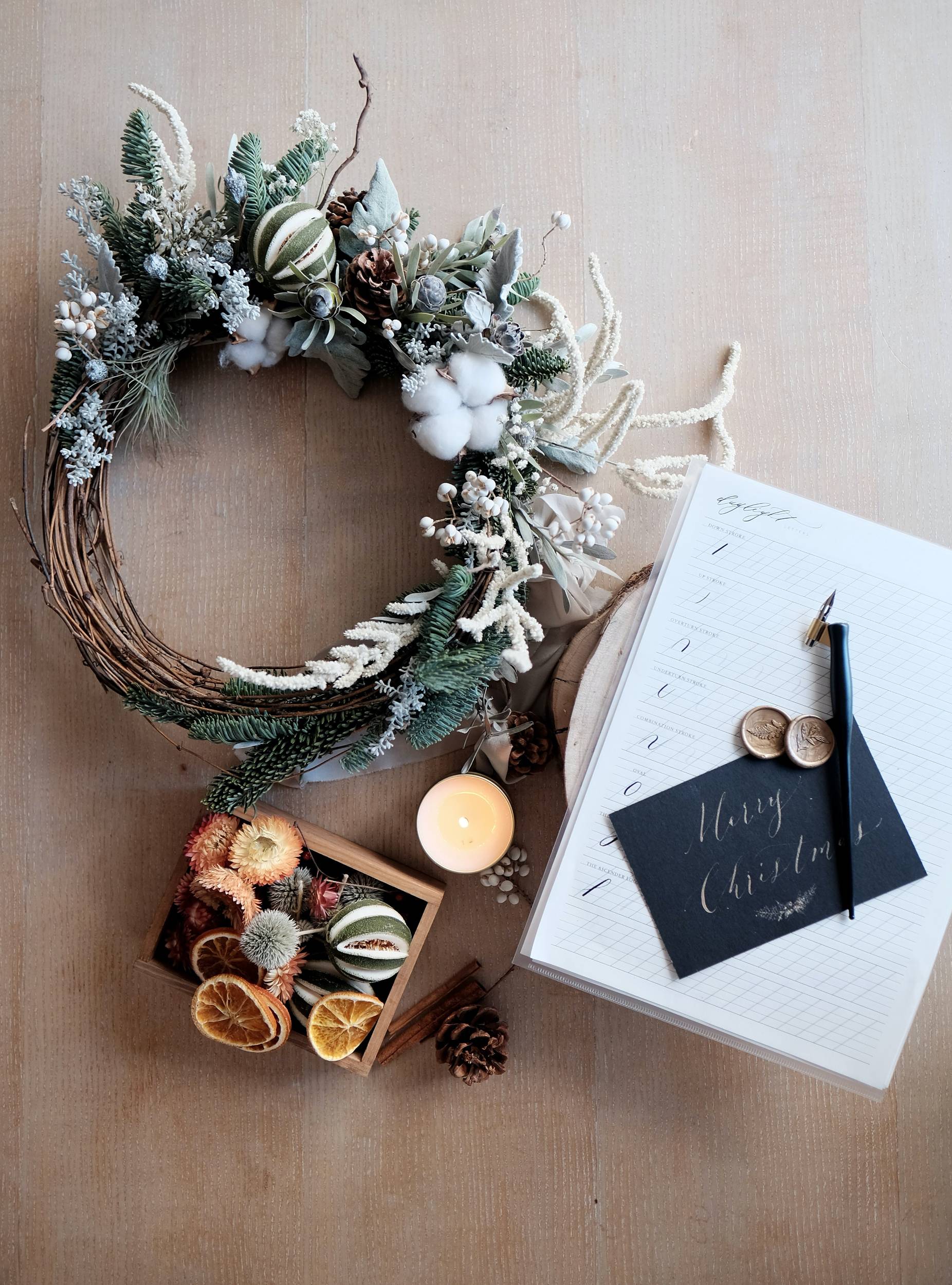 daylight-letters-dKzcXqLuWgU-unsplash christmas name tag ideas
