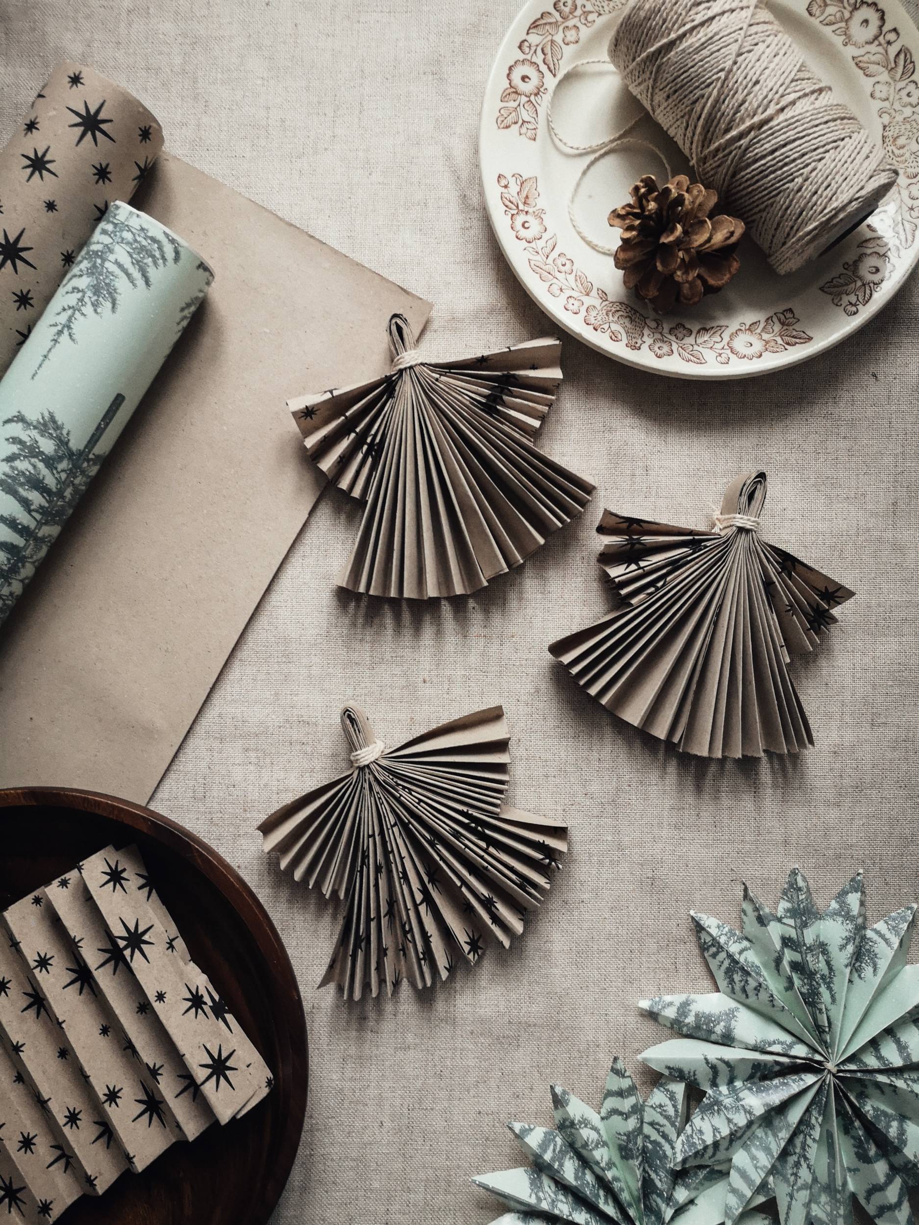 uliana-kopanytsia-MfRr7NhCWyw-unsplash hand crafted christmas ornaments
