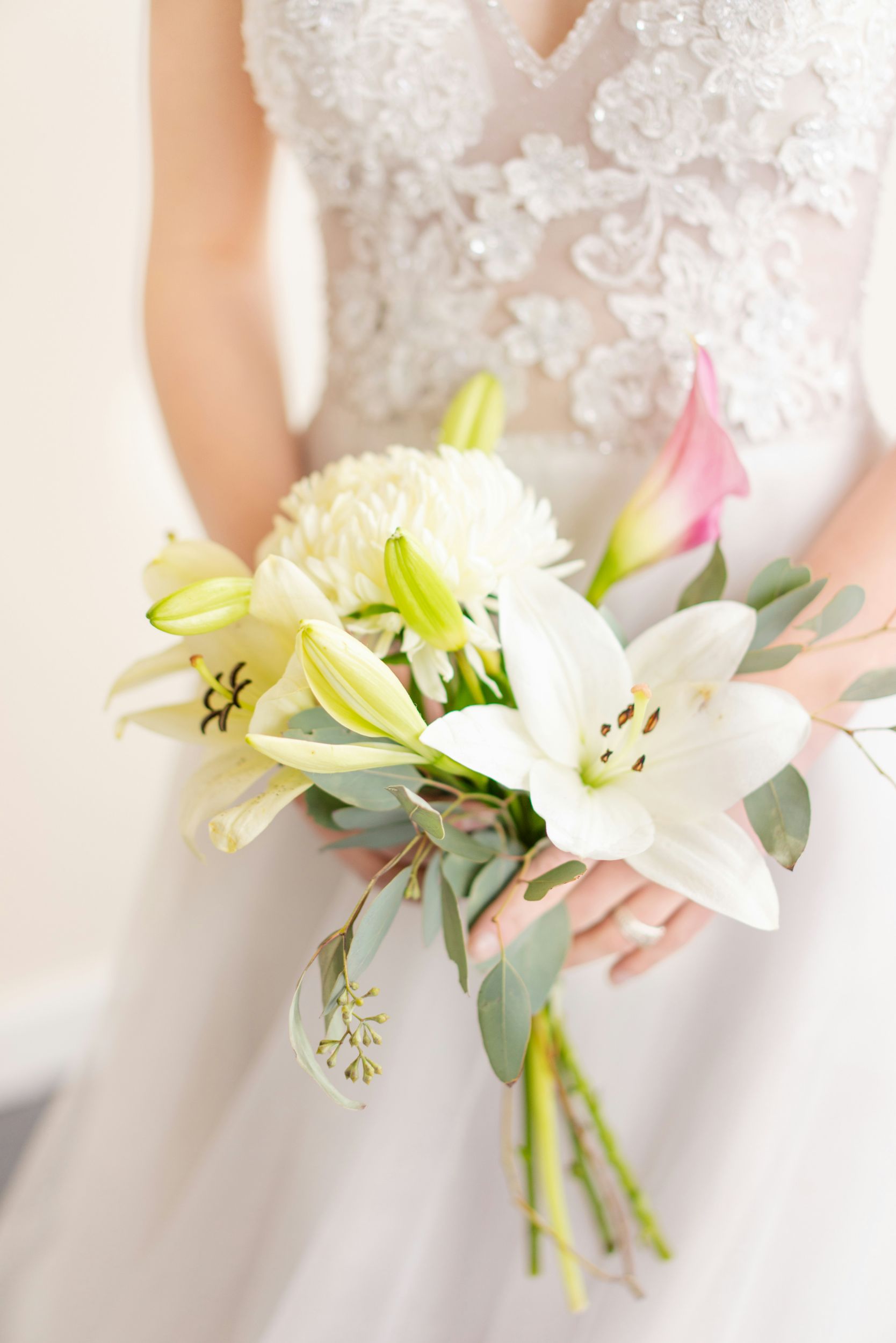 carolyn-christine-vrPFf0wjFx8-unsplash bridal bouquet