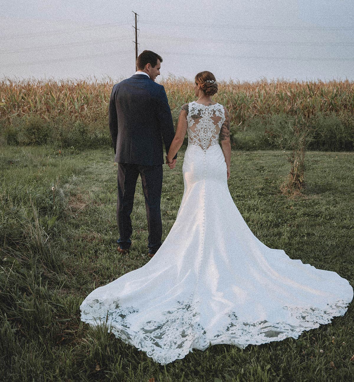 jayson-hinrichsen-iXbOzbNk9cQ-unsplash bride and groom