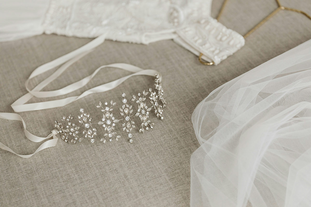 karolina-grabowska-hTfXltDJwSU-unsplash wedding jewelery