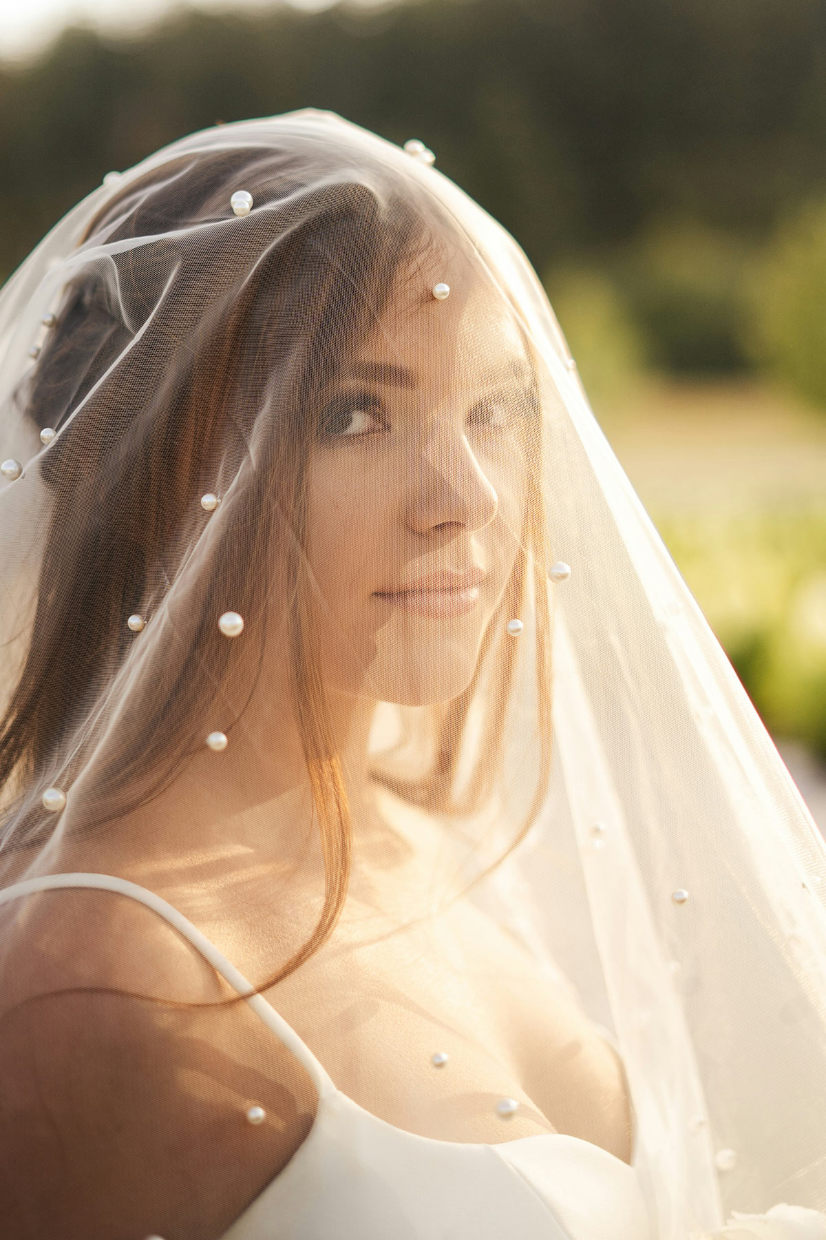 brayden-prato-Ge7a9g7AbHQ-unsplash finding a hairstylist for your wedding, bride to be
