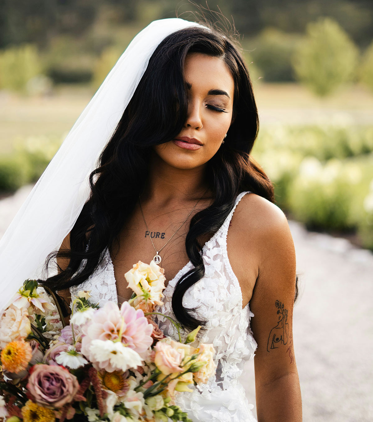 brayden-prato-rJwHccMGDLI-unsplash finding a hairstylist for your wedding, bride to be