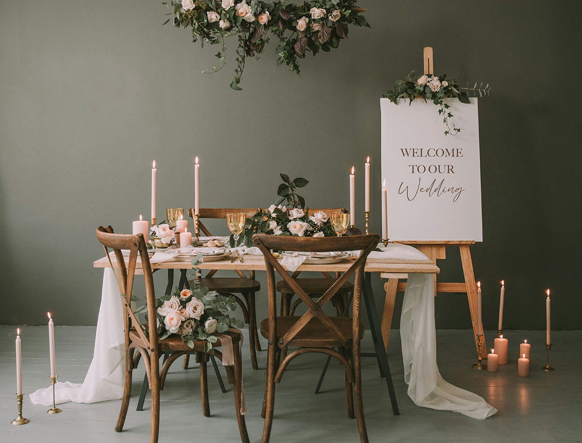 anita-austvika-k8T9Pmh9toY-unsplash vintage wedding decor