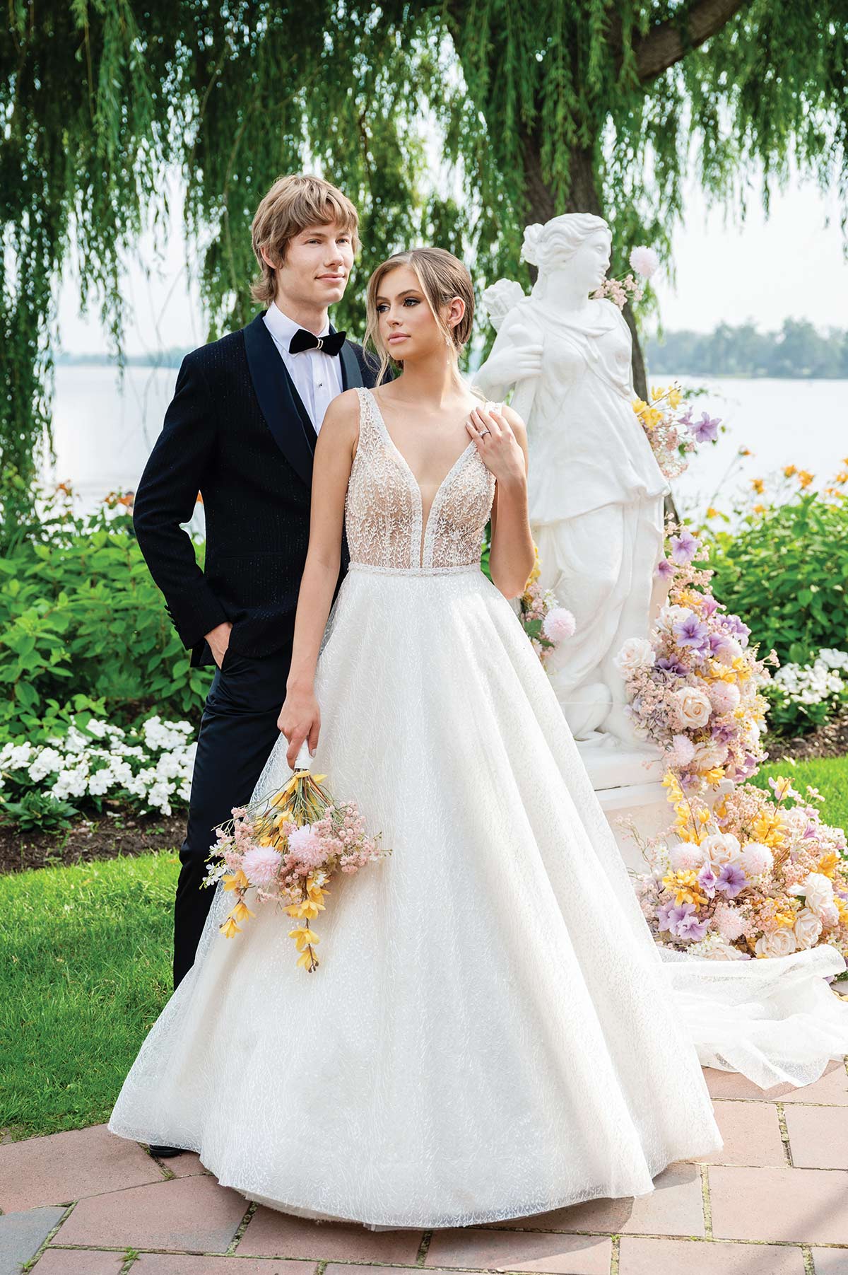 eleg2023_2803 luxury wedding decor with silk flowers