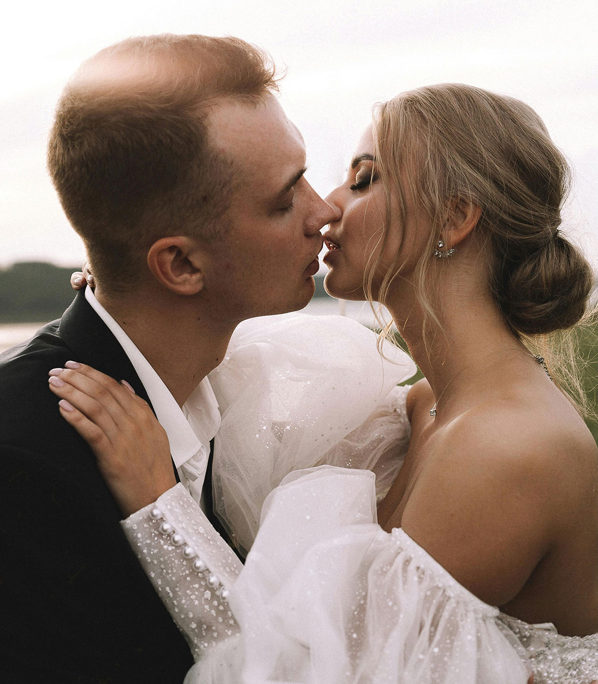 pexels-vikkirillova-9552751 chignon wedding hairstyles