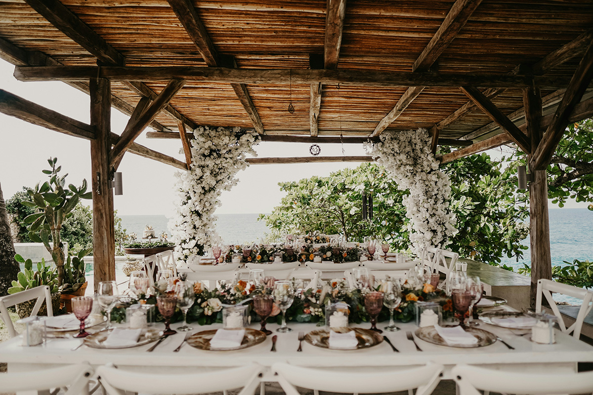 sj-objio-M9SZZbp_FJk-unsplash monochromatic wedding theme