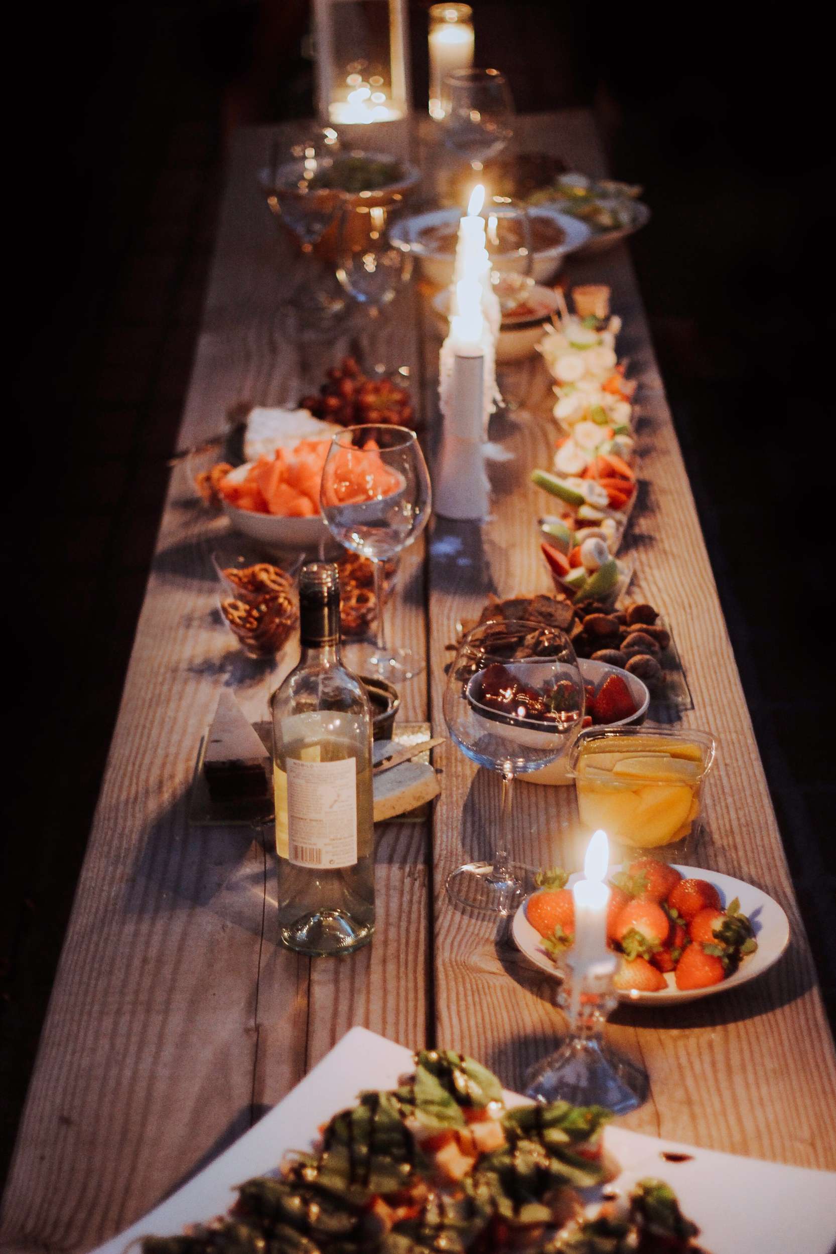 stephanie-mccabe-U3zasaqWD-I-unsplash back yard wedding