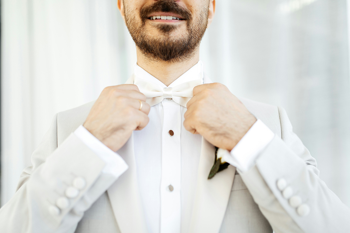 ahmed-FrIrnWA1Vgg-unsplash white tuxedo