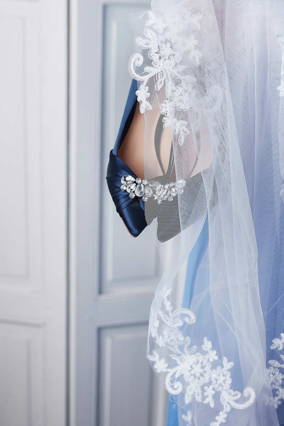 olivie-strauss-0oMtO3fDRr8-unsplash the perfect wedding shoes
