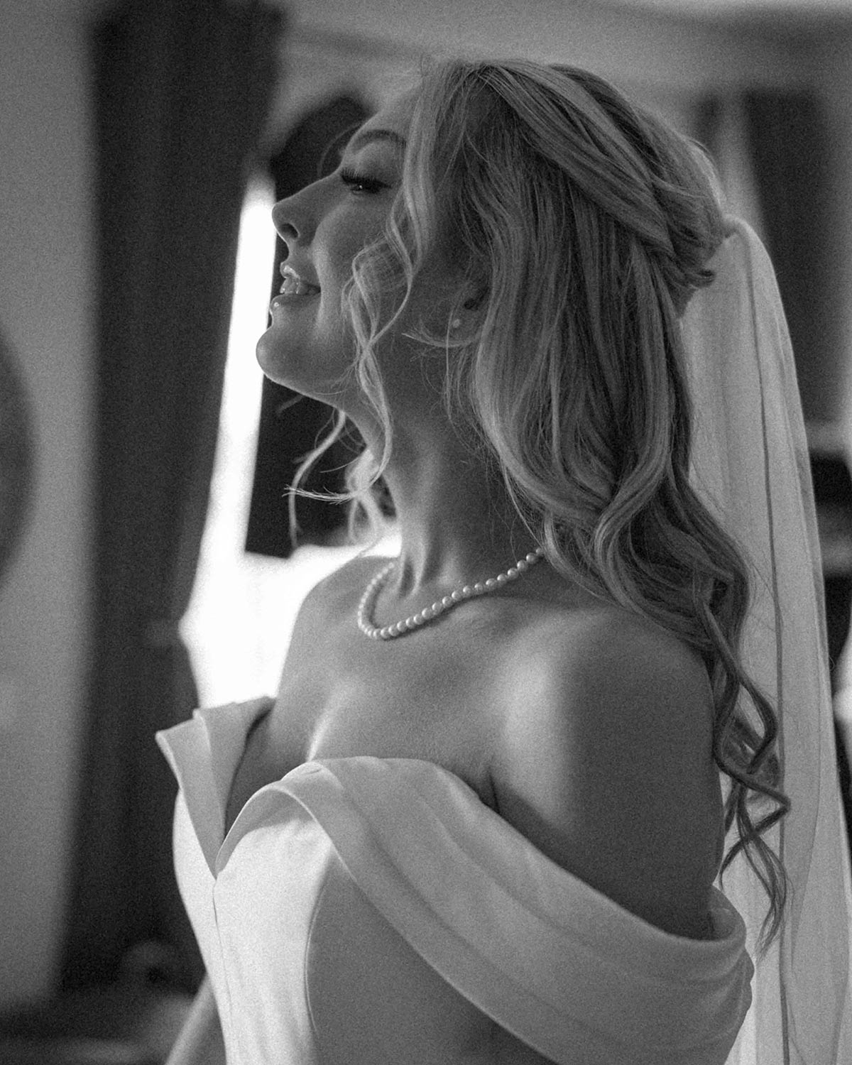 ben-atkins-Q4otPDG3NTQ-unsplash wedding photography in black and white