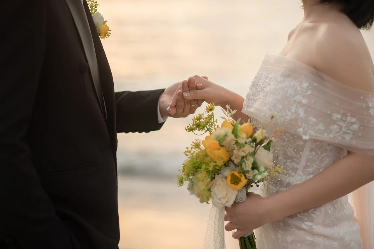 wedding-7608565_1280 pretty bridal bouquet