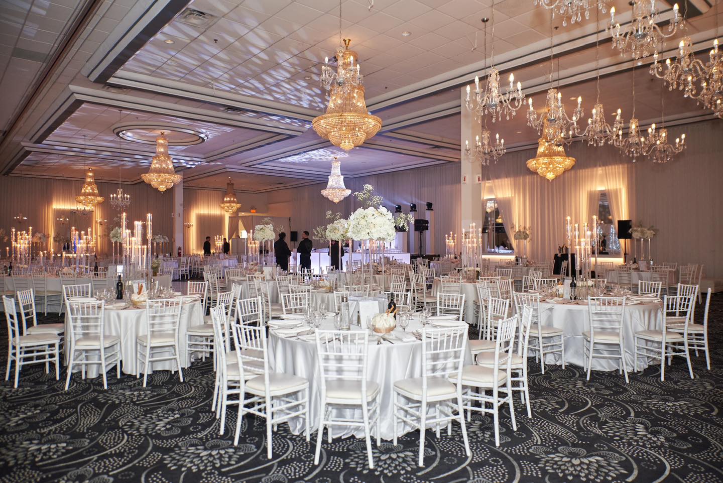 462393171_1055879656539702_5038695182781224316_n embassy plaza for your wedding