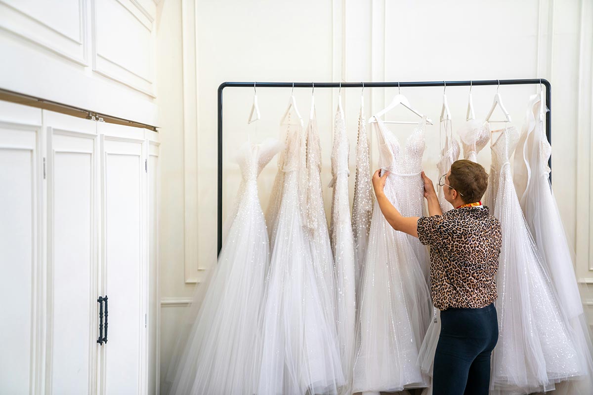 getty-images-QPfG1w9hb4A-unsplash questions to ask a bridal boutique when buying a wedding dress