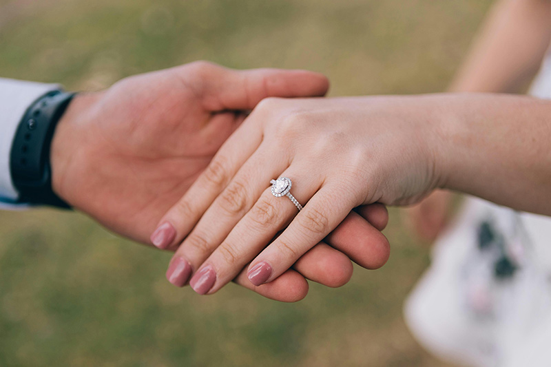 pexels-elegantimageswedding-3156648 diamond ring guide