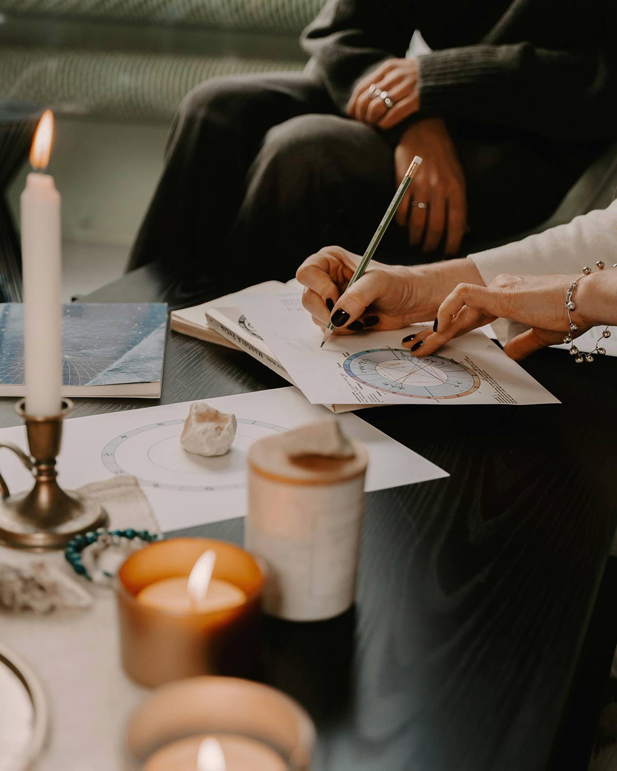polina-kuzovkova-BCw-HgnzZDc-unsplash Here are some great tips to find your wedding date.