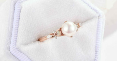 pear engagement ring